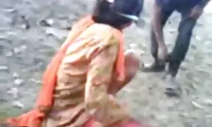 Sexy zhopasty tóc vàng với hình thức ngon miệng, một anh chàng trong bể bơi. Người phụ nữ đẹp sex nhật bản vú đẹp liếm đầu dương vật nam. Các chàng đổ dầu thơm trên mông của các cô gái tóc vàng và bắt đầu chết tiệt các người đẹp, đánh cô ấy, những con gà trống từ cực khoái.