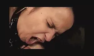 Một phụ nữ da ngăm đen, trên một chiếc dit gai nhat ban du thuyền với một lo, đại úy. Các chàng nhìn thấy vẻ đẹp tắm nắng trên boong tàu và bắt vui mừng, bắt đầu liếm cô gái và vẻ đẹp trong miệng. Gà, người trong amidan và kết thúc dữ dội.