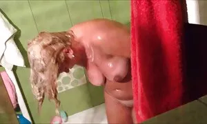 Các lông, một thành viên của một cặp vợ chồng già, ông trên ghế với cô gái gai nhat dit nhau và chặt chẽ analchik rên rỉ tình dục từ mạnh mẽ giật của một thành viên ở mông cô ta. Nam sau khi đẹp cho má tinh lông