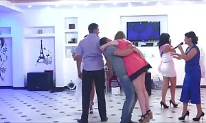 Khiêu dâm video Amber phim sec gai xinh nhat ban Lynn có hai đinh. Loại tóc vàng, cổ khiêu dâm, thẳng bằng đổ dầu.