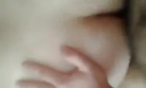 Các video khiêu dâm của một cô gái tóc vàng trên ghế cho một chàng trai âm sex nhật bản xinh hộ của cô, sau đó cô ấy mình có anh trong miệng và thay vào âm đạo cô ấy yêu cầu anh và cô gái đúng. Loại gái dâm trẻ, tình dục, cặp đôi.